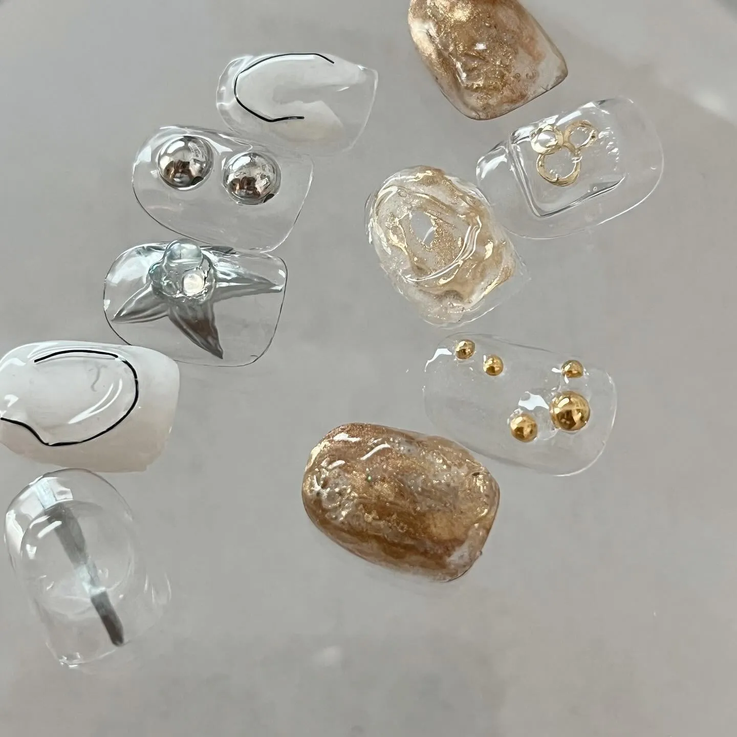 Silver & Gold♡ クリア感ネイル￤横浜ニュアンス...