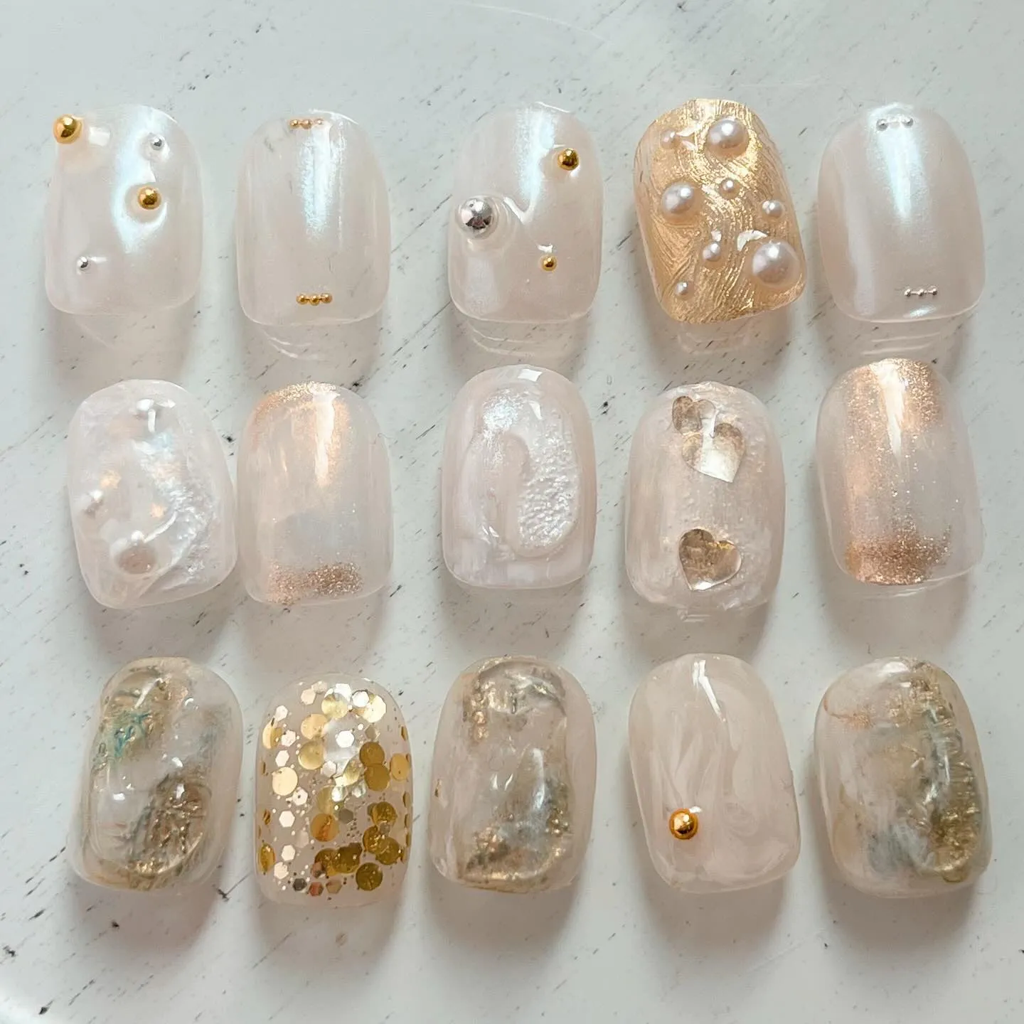 white×gold♡ホワイトゴールド￤横浜ニュアンスネイル...