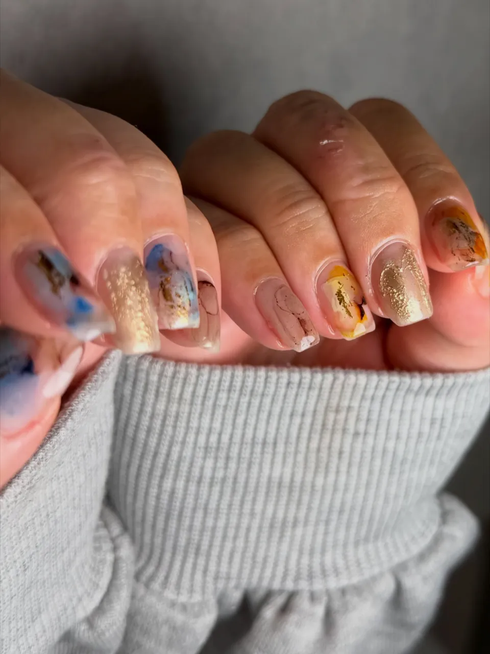 @and_benail  左右非対称