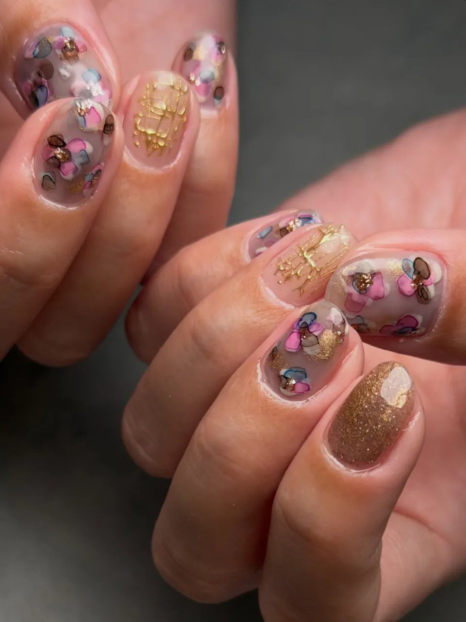 @and_benail Flower゚・*:.。❁